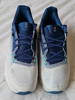 On Lightweight Men's Athletic Shoes in Navy and Light Gray